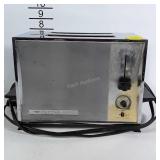 Vintage Toastmaster Toaster. Tested and working.