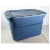 Sterilite storage tote bin with lid,