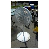 Lasko 18" Home Fan floor stand type
