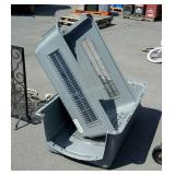 Large Petmate Animal Carrier has gate End But No