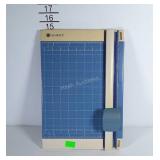 Paper trimmer / cutter.