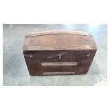 Dome top trunk, has till tray and one leather