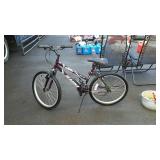 Magna Bicycle. 18spd, ladies style, like new