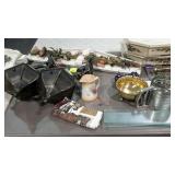 Group lot. Seasonal devor, CDs, wall shelves,