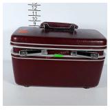 Maroon Samsonite Traincase. Has original tray and