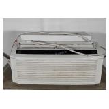 Kenmore 6000 BTU window air conditioner, Powers