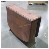 English oak Drop Leaf Table. Needs cleaned from