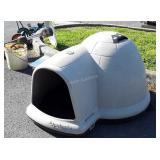 Igloo Petmate Dog House, nice condition