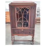Mahogany China hutch, fretwork single glass panel