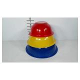 Pyrex primary nesting bowls