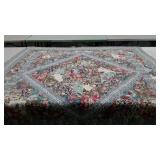Reversible quilted bedspread, in good condition,