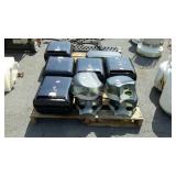 Group lot: with tork paper towel holders and