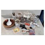 Mixed group, electronics, salt & pepper shakers,