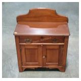 Nice little washstand. Double doors under single