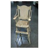 Vintage highchair. No tray and broken arms. Can