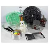 Kitchenwares, Pyrex woven basket look bakeware,