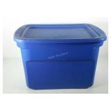 STERLITE 18 gallon tote with lid.