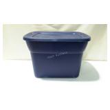 STERILITE 18 gallon tote with lid.