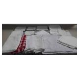 Nice collection of napkin sets and table linens,