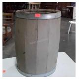 Painted Nail Keg, nice Decorators piece here, 18"