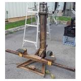 Shop Floor Stand Jack, pumps and Working
