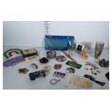 Knickknack lot: advertising patches and cups,