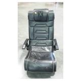 Gaming chair with built in speakers, no cords.