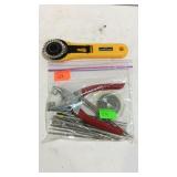 Wave blade and crochet needles