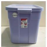 Rubbermaid Roughneck 18 Gal. Tote, w/ Lid