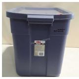 Rubbermaid Roughneck 18 Gal. Tote, w/ Lid
