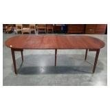 COLONY HOUSE drop leaf, expanding table. Goes from