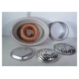 Large enamel pan, copper toned mold and cake mold