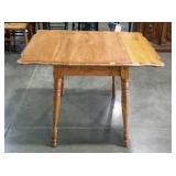 Drop leaf kitchen table. 42"×36"×30" when