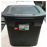 STERILITE 18 gallon tote with lid.