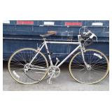Bicycle, Schwinn Le Tour, 26" tires are flat but