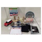 Decor group, lamp, candleholder, pewter plate,