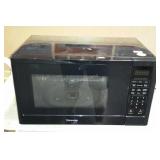 Kenmore microwave with turntable. Tested and