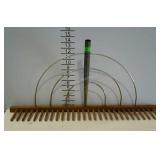Wooden straw rake head only.