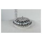 Metal pumpkin pie plate with lid. 11.5" diameter.