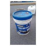 Five gallon bucket of gardener Raceway grade