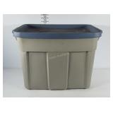 Rubbermaid roughneck tote with lid.