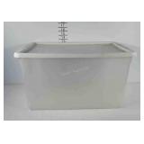 Sterilite clearview 66 quart with lid.