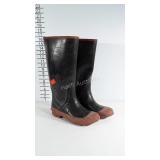 Dolgen Steel Shank size 7 boots.