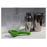 Cocktail/bar lot, shaker,pitcher, glass ice