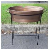 Oval tub planter on stand