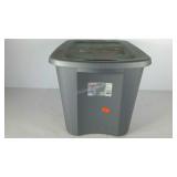 18 gallon tote with lid, needs cleaned