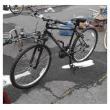 Bike, Roadmaster Granite Peak, 18spd. 26" Tires.