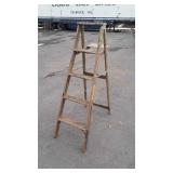 5ft Wooden Step Ladder