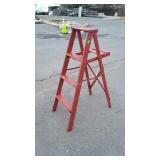 4ft Painted wooden step Ladder