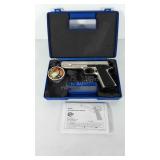 Colt government 1911 A1 air pistol, with pellets